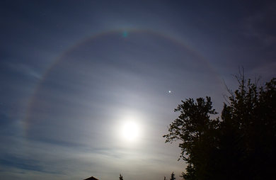 Moon Halo with Venus at 01:30 (Sky & Space Gallery)